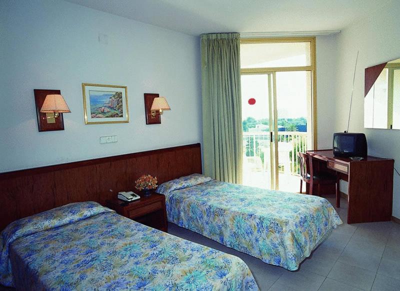Daurada Park Hotel กัมบริลส์ ภายนอก รูปภาพ